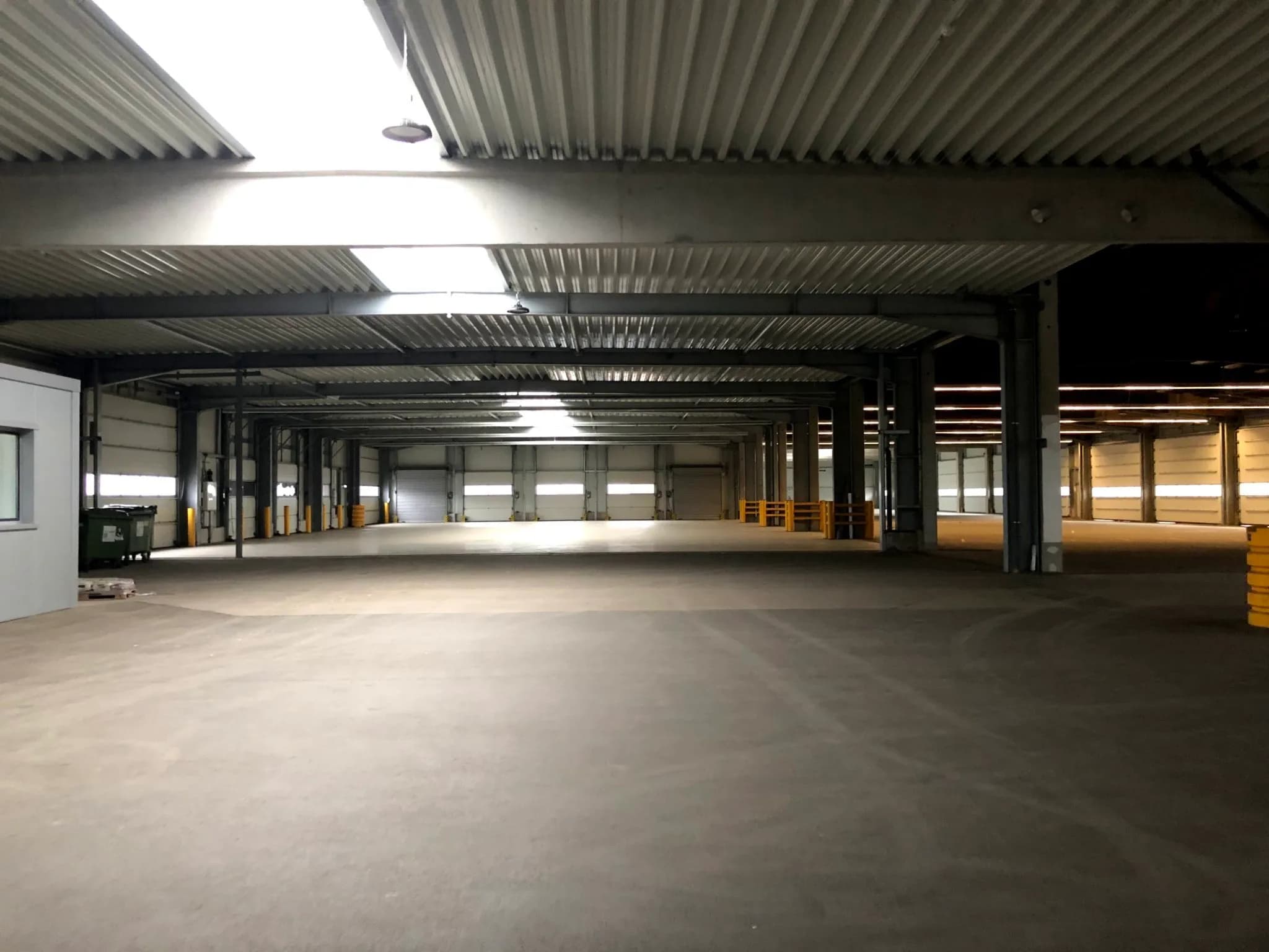 Ebenerdige Lager- / Hallenfläche zur Miete! Büro und Sanitär vorhanden! in Heilbronn