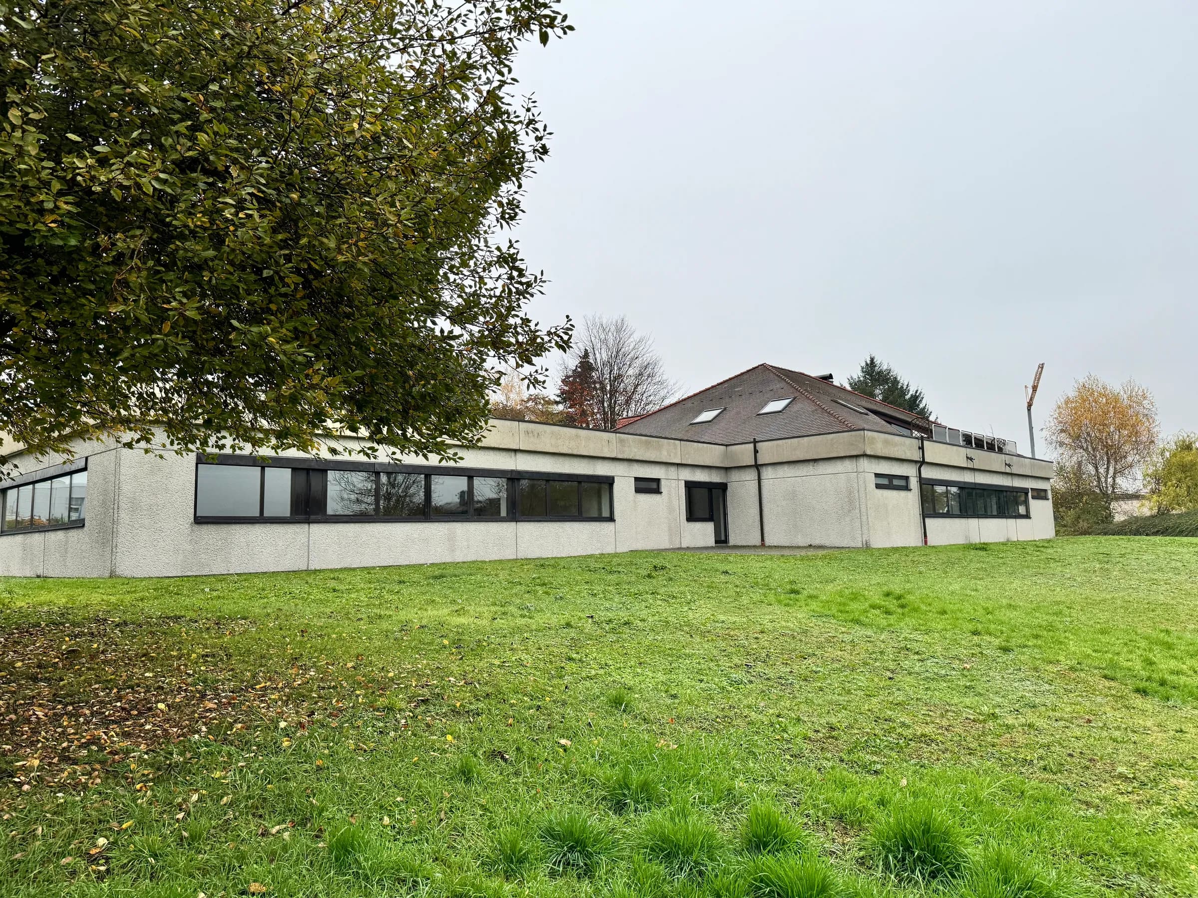 Halle / Werkstatt Eg ca. 790 m² zzgl. Büro / Wohnen im 1.OG! in Langenbrettach