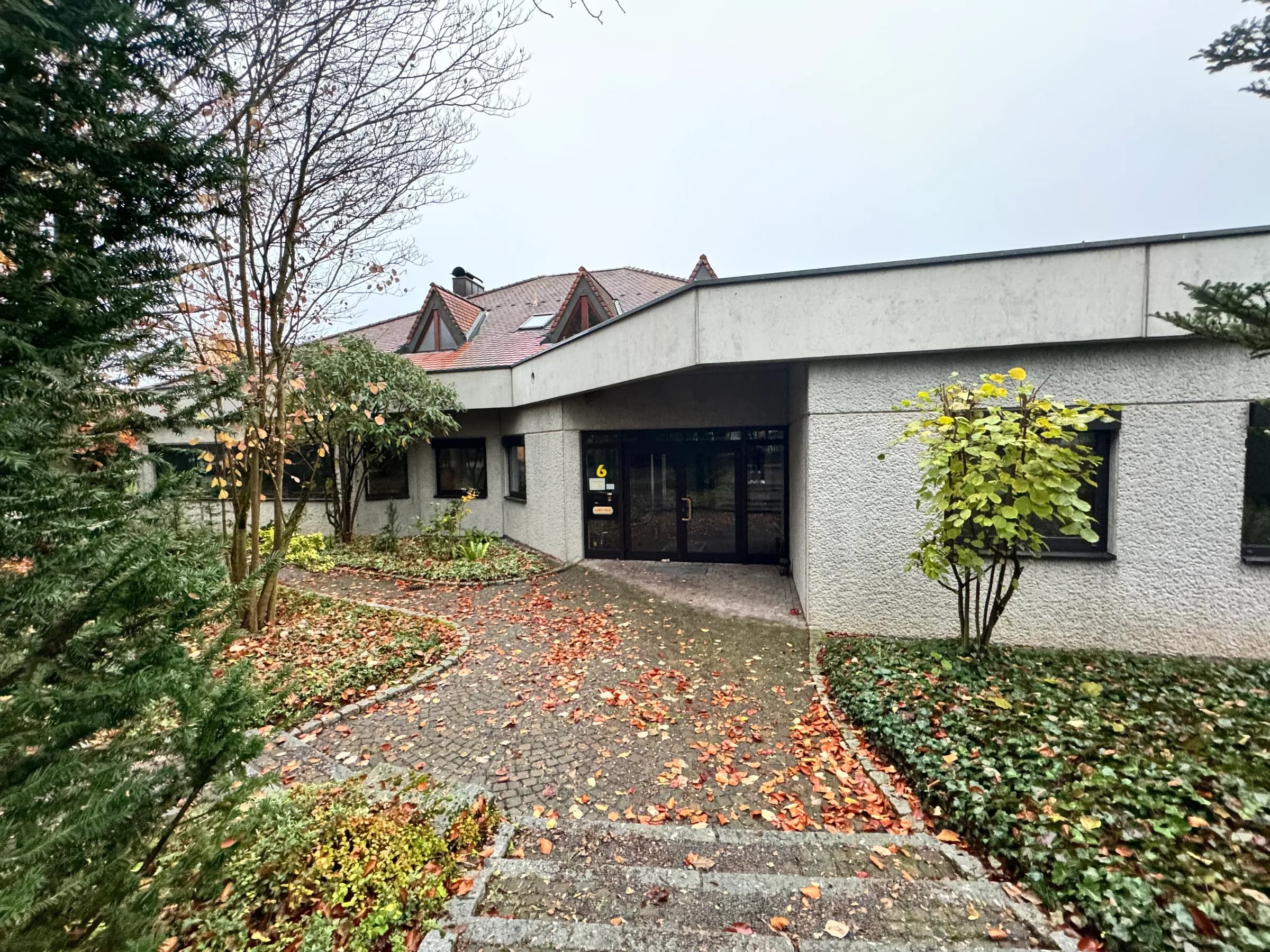 Halle / Werkstatt Eg ca. 790 m² zzgl. Büro / Wohnen im 1.OG! in Langenbrettach