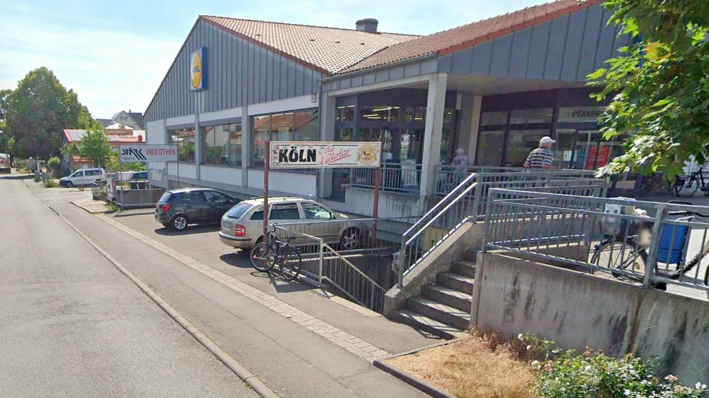 Halle, Finkenstraße 11, Welzheim in Welzheim