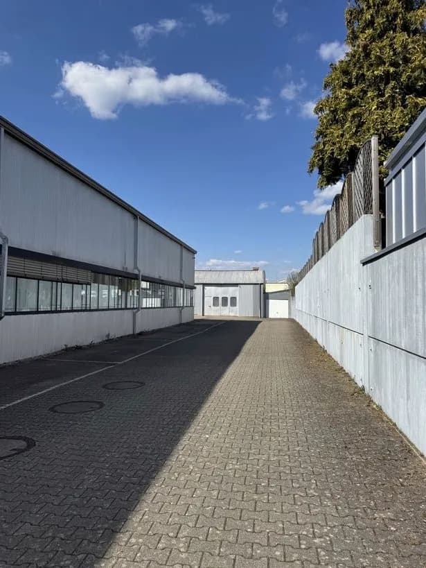 Halle 3 - 517 m² in Neckarwestheim