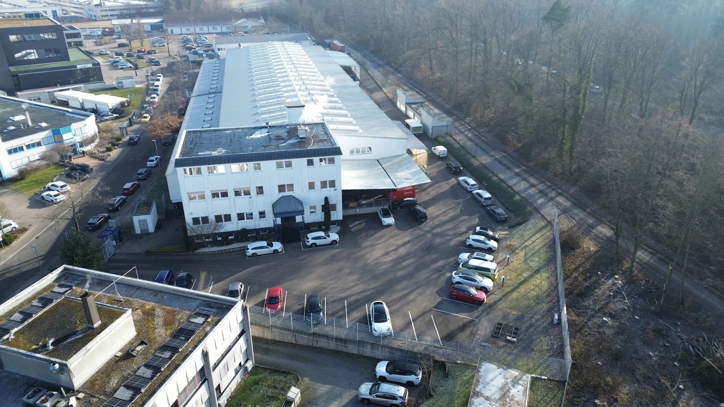 Produktions- und Lagerimmobilie mit Büroanteil – Umfahrbar, flexibel nutzbar, mit Sprinkleranlage in Pforzheim