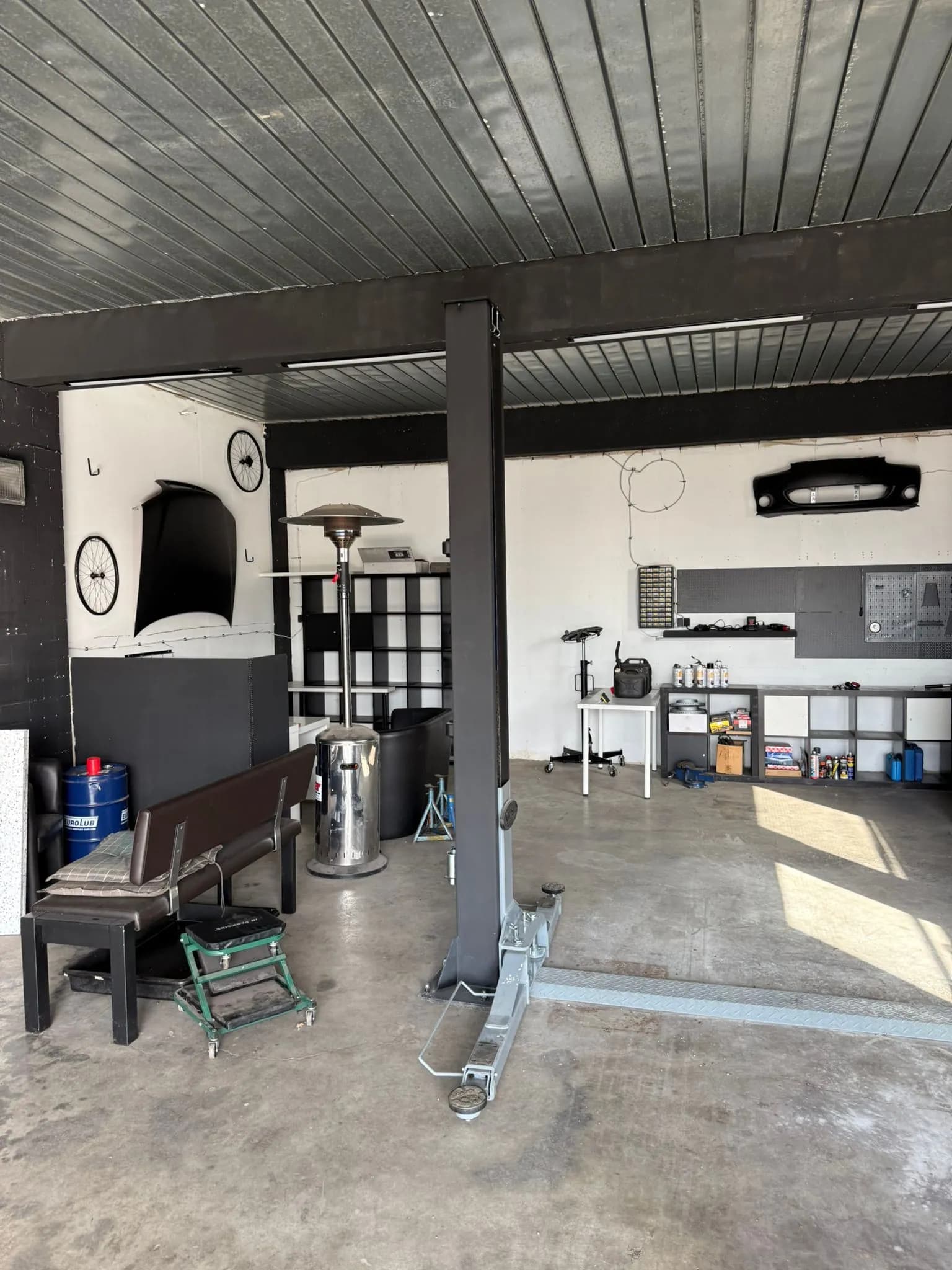 Provisionsfrei: Ebenerdige Hallenflächen mit Rolltor – 75 m² in Gemmrigheim